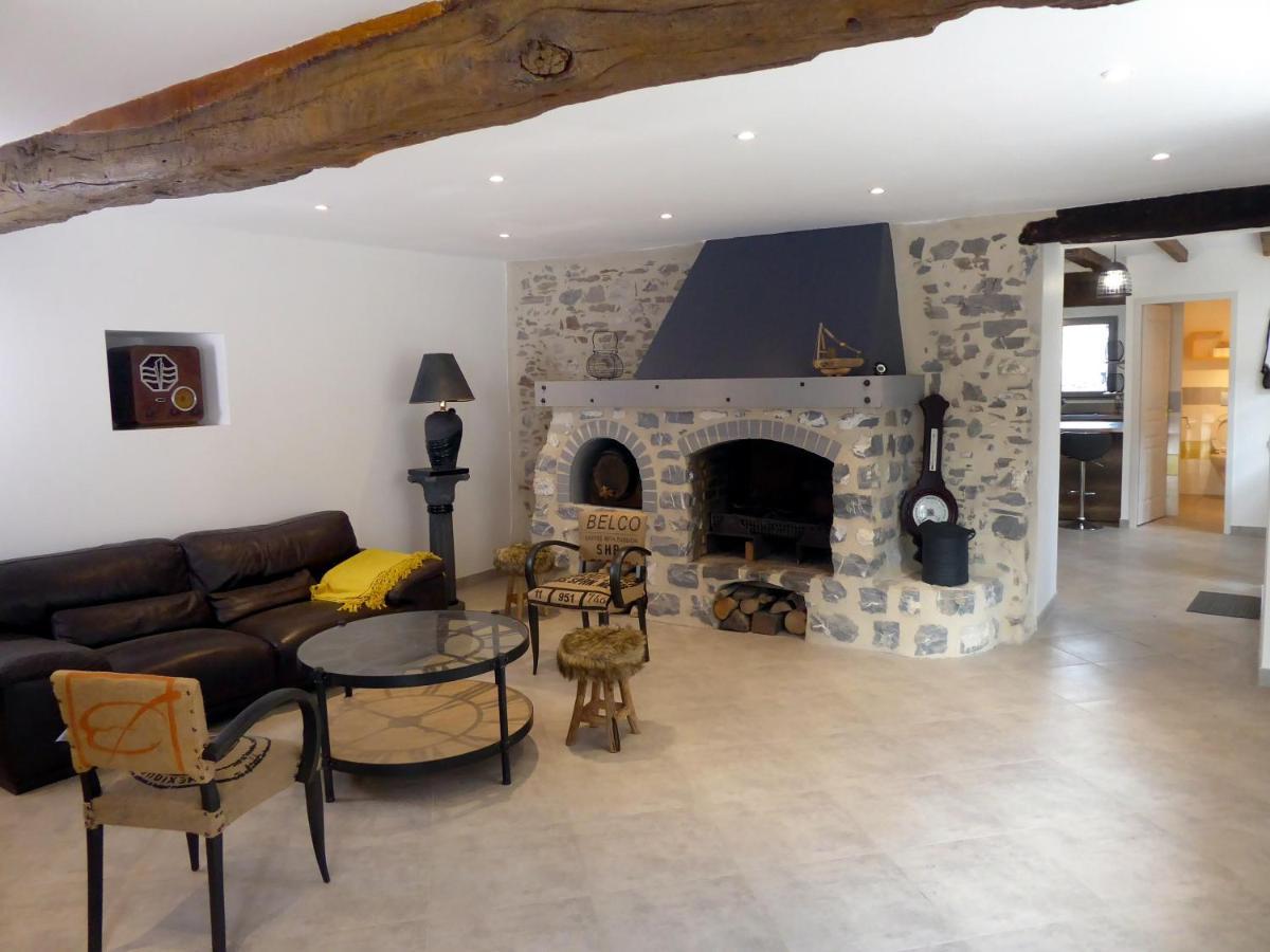 Adal-Berht Saint-Maximin (Isere) Exterior foto