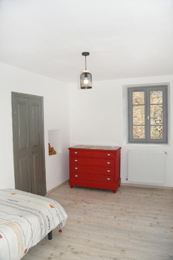Adal-Berht Saint-Maximin (Isere) Exterior foto