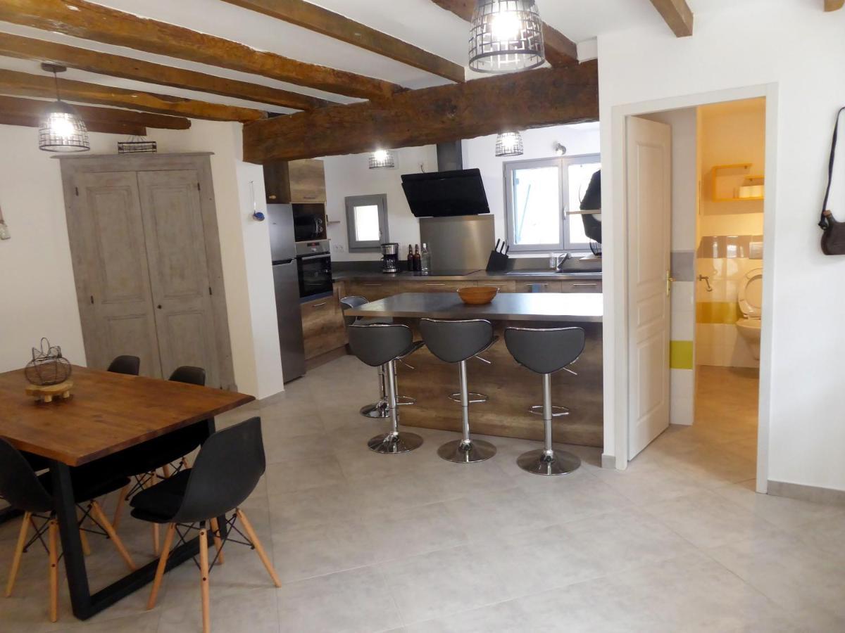 Adal-Berht Saint-Maximin (Isere) Exterior foto