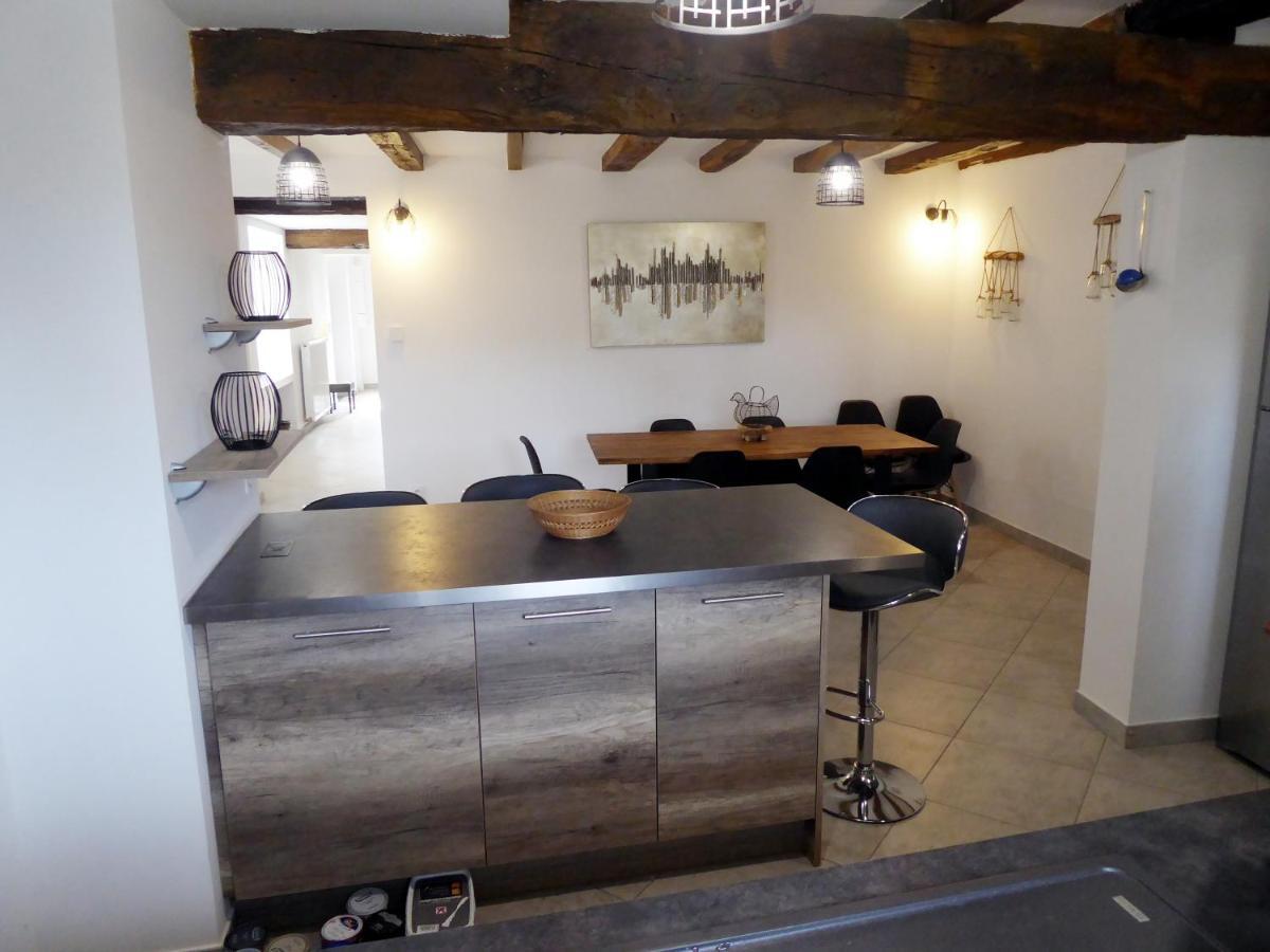 Adal-Berht Saint-Maximin (Isere) Exterior foto