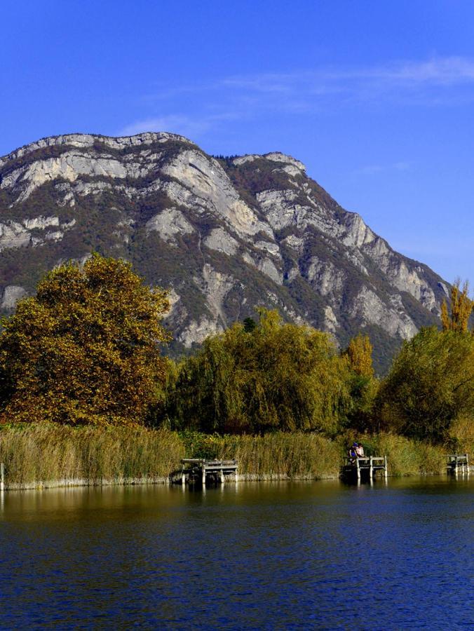 Adal-Berht Saint-Maximin (Isere) Exterior foto