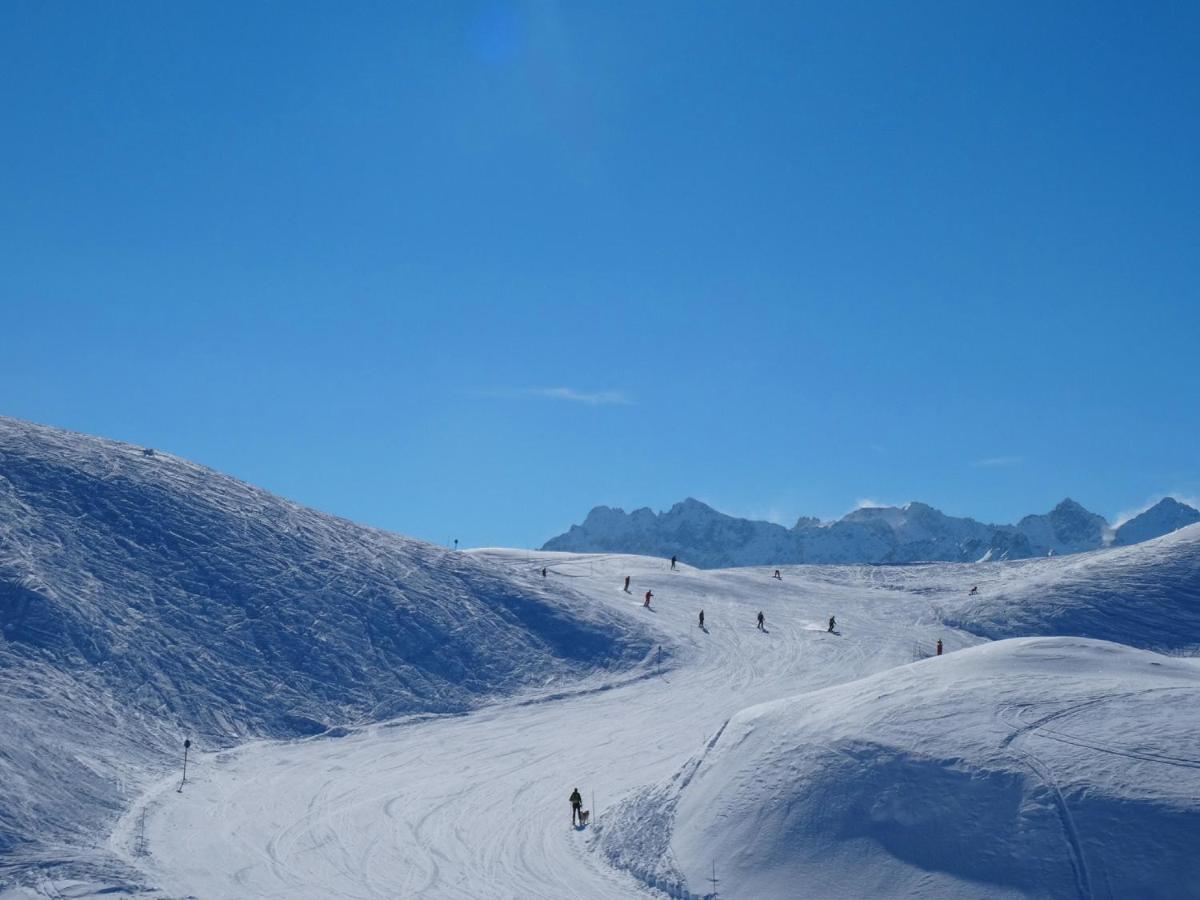 Adal-Berht Saint-Maximin (Isere) Exterior foto