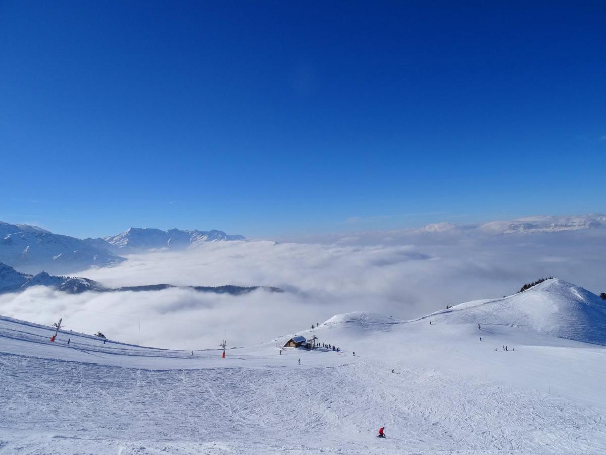 Adal-Berht Saint-Maximin (Isere) Exterior foto